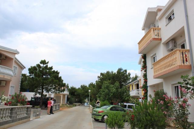 Apartments Nada Vir Luaran gambar
